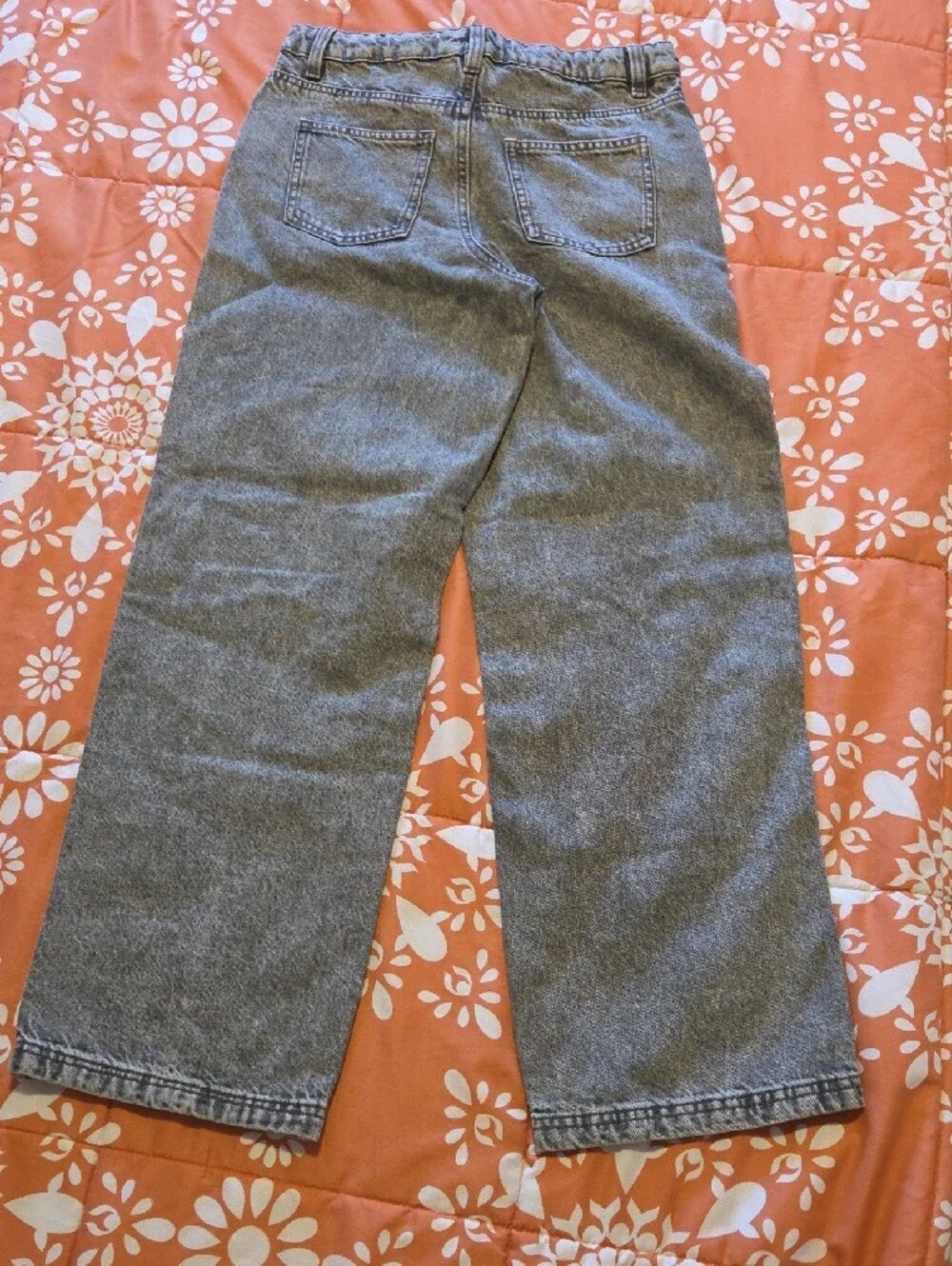 Primark Gray Straight Mid-Rise Denim Jeans.   *